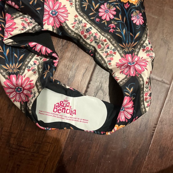 NWT Agua Bendita Ellis Aguja Floral Belted Floral One-Piece Cheeky Swimsuit - Picture 6 of 10